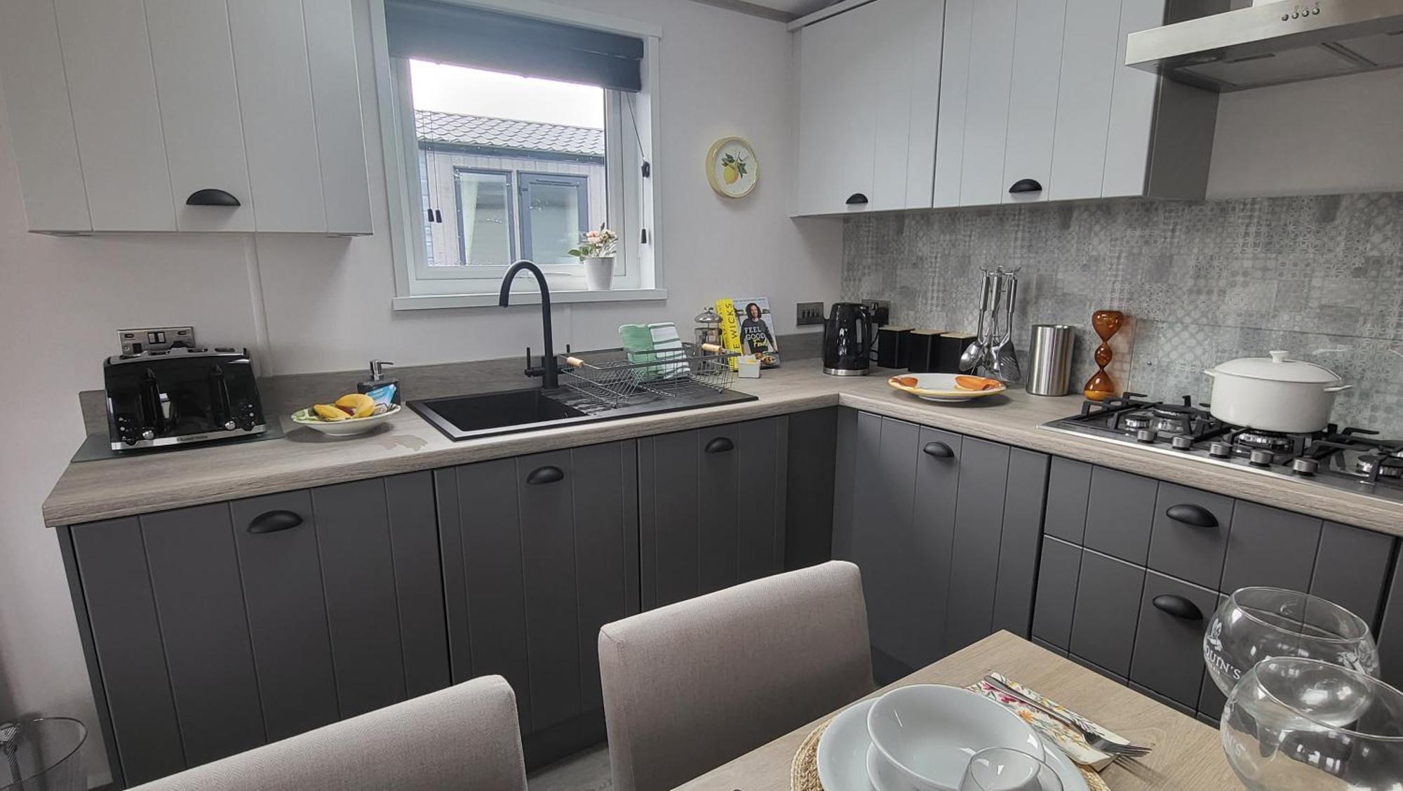 Honeycomb Lodge - Holiday Home 5 Min From Padstow Εξωτερικό φωτογραφία